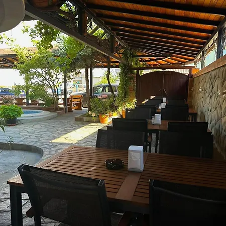 מלון хотел м1 פרימורסקו