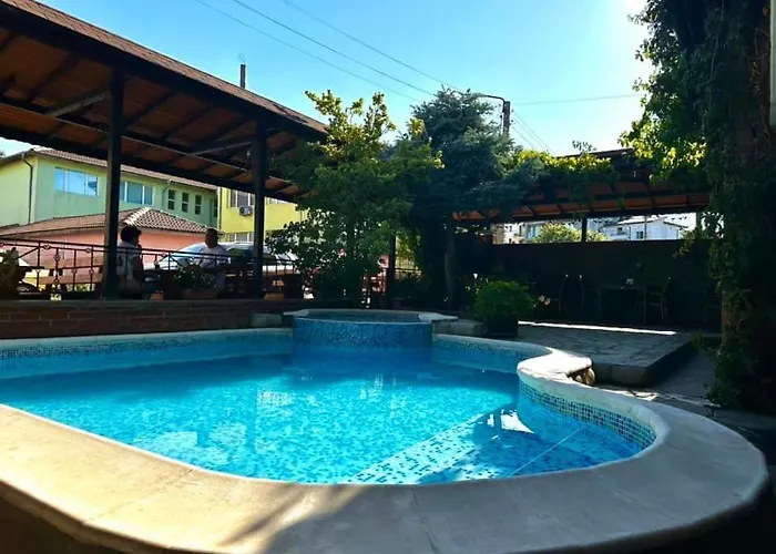 хотел м1 2* Приморско