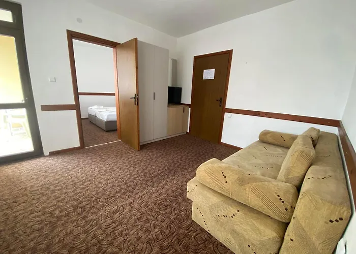 хотел м1 Приморско